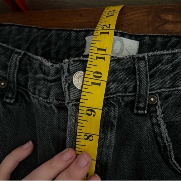 Free People Good Times Relaxed Skinny Jeans in Black Size: 30 - Picture 12 of 15